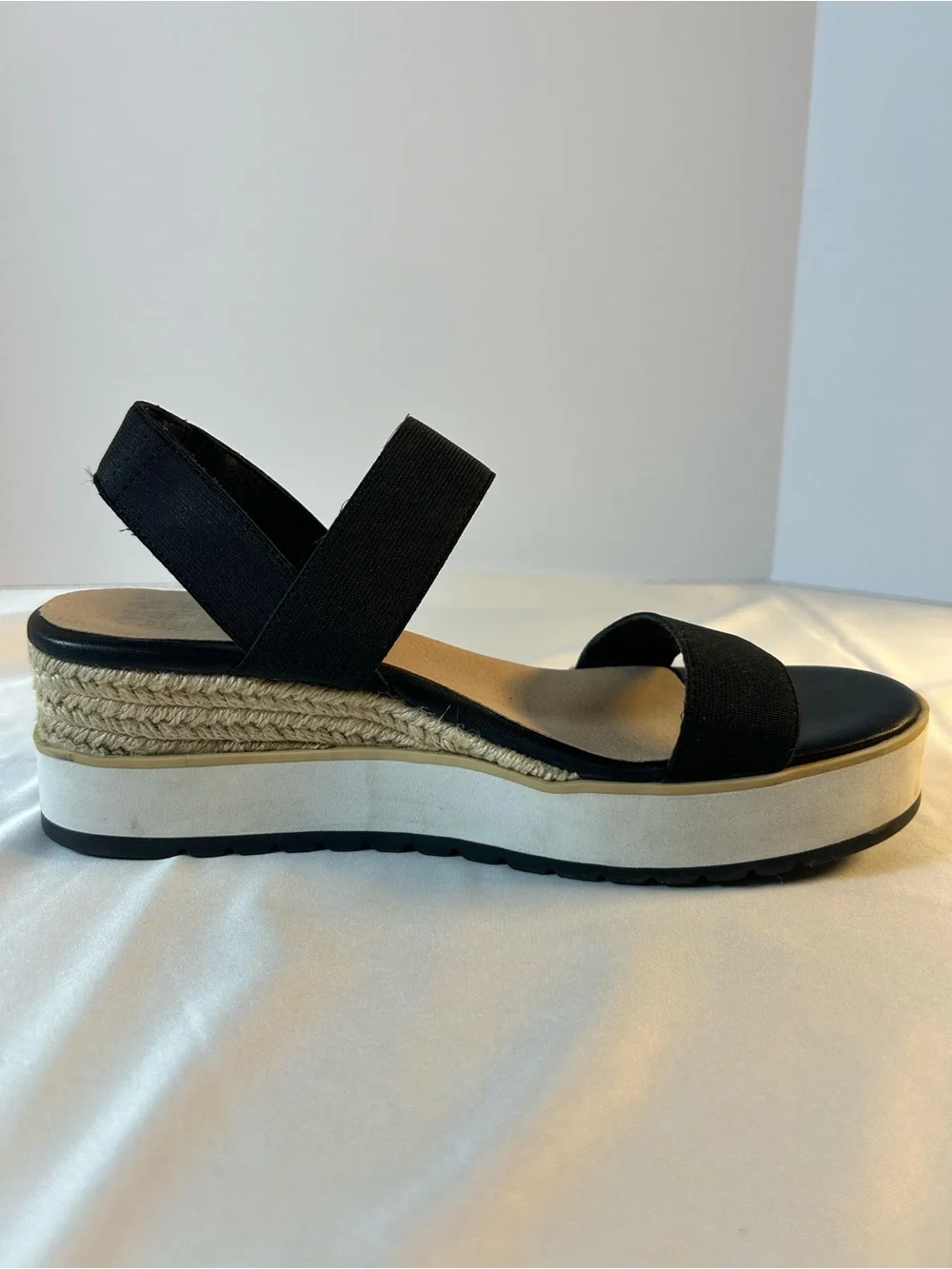 Madden NYC Talla Wedge Strappy Black Women’s Sandals Size 8 Summer Spring Wear